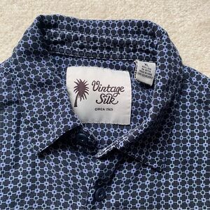 Vintage Silk Brand Circa 1969 Short Sleeve Shirt 100% Silk Geometric Black Large